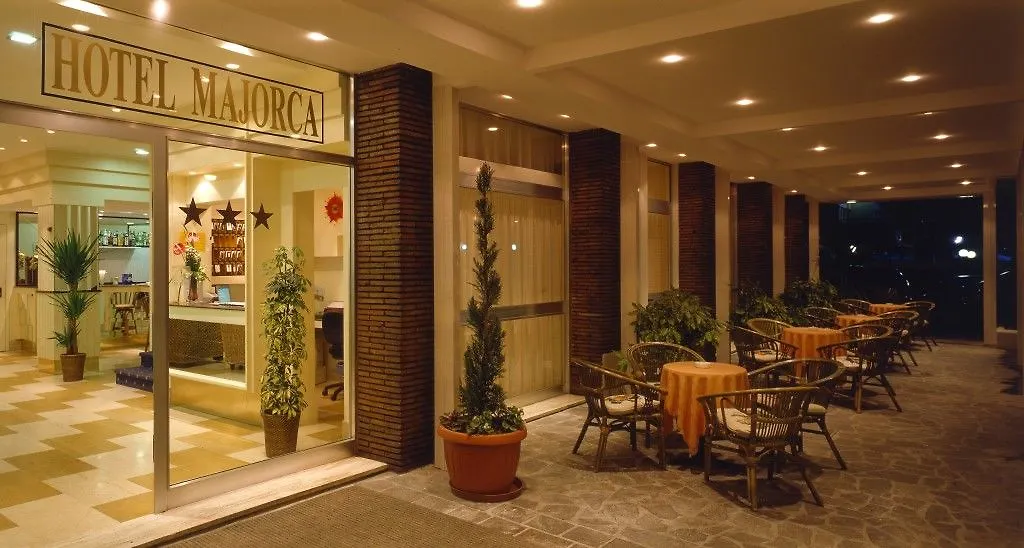 Hotel Majorca Sul Mare In Centro A Riccione